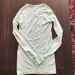 Lululemon Run Swiftly Long Sleeve Blue EUC 4